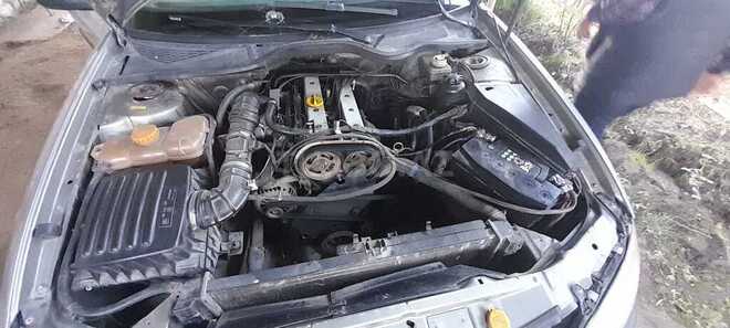 Opel Omega 1990, 196,000 km - 1.8 l - Ucar