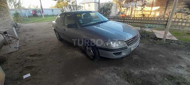 Opel Omega 1990, 196,000 km - 1.8 l - Ucar