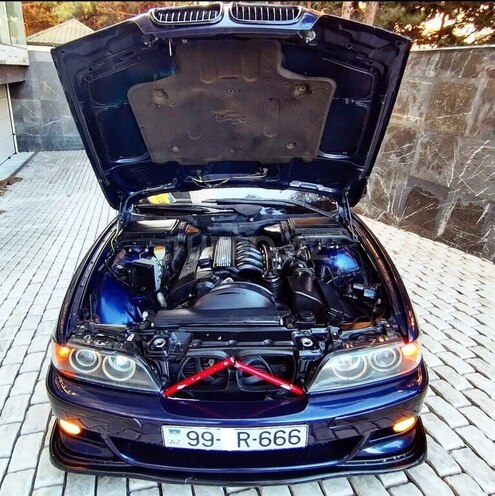 BMW 523 1998, 195,000 km - 2.5 l - Bakı