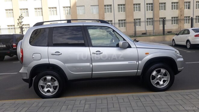 Chevrolet Niva 2009, 300,000 km - 1.7 l - Bakı