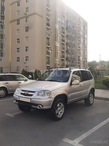 Chevrolet Niva 2009, 300,000 km - 1.7 l - Bakı