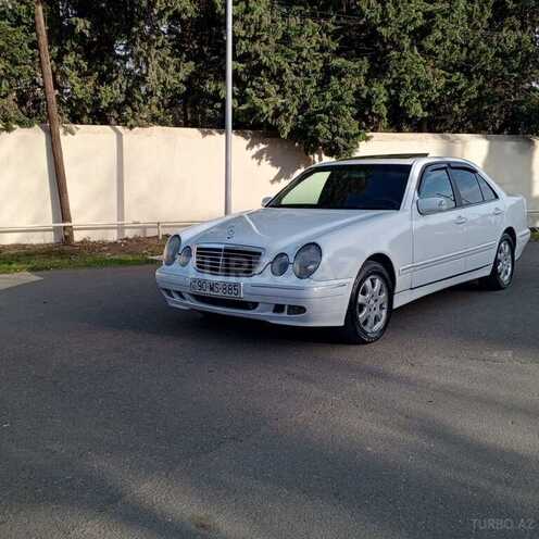 Mercedes E 220 1998, 251,369 km - 2.2 l - Qazax