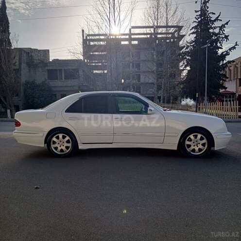 Mercedes E 220 1998, 251,369 km - 2.2 l - Qazax