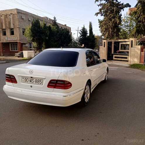 Mercedes E 220 1998, 251,369 km - 2.2 l - Qazax