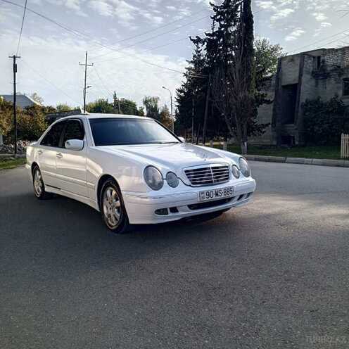 Mercedes E 220 1998, 251,369 km - 2.2 l - Qazax