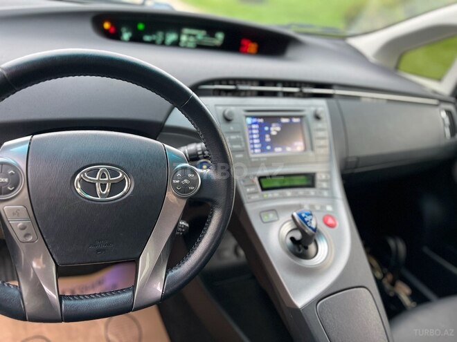 Toyota Prius 2015, 90,284 km - 1.8 l - Bakı