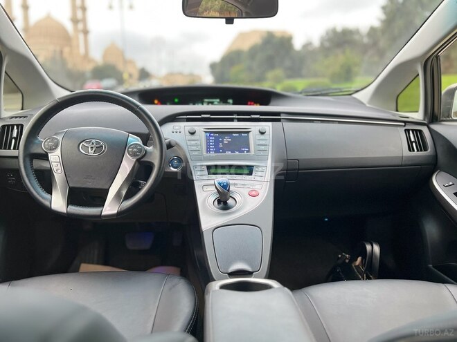 Toyota Prius 2015, 90,284 km - 1.8 l - Bakı