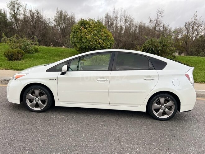Toyota Prius 2015, 90,284 km - 1.8 l - Bakı