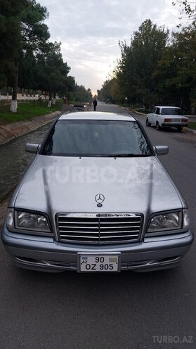 Mercedes C 200 2000, 286,500 km - 2.0 л - Beyləqan
