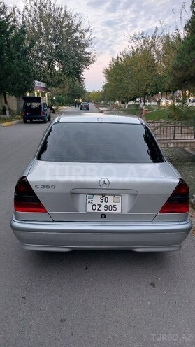 Mercedes C 200 2000, 286,500 km - 2.0 л - Beyləqan
