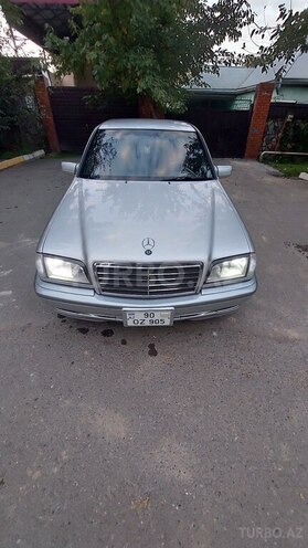 Mercedes C 200 2000, 286,500 km - 2.0 л - Beyləqan
