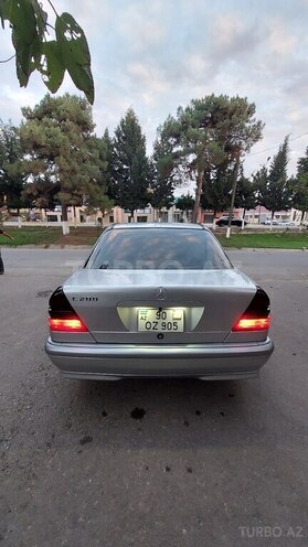 Mercedes C 200 2000, 286,500 km - 2.0 л - Beyləqan