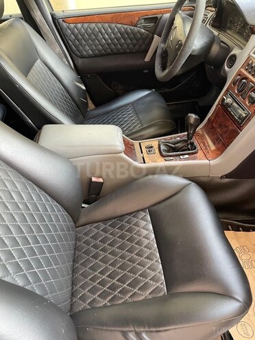 Mercedes E 220 1999, 423,000 km - 2.2 l - Gəncə