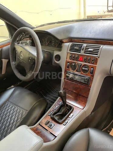 Mercedes E 220 1999, 423,000 km - 2.2 l - Gəncə