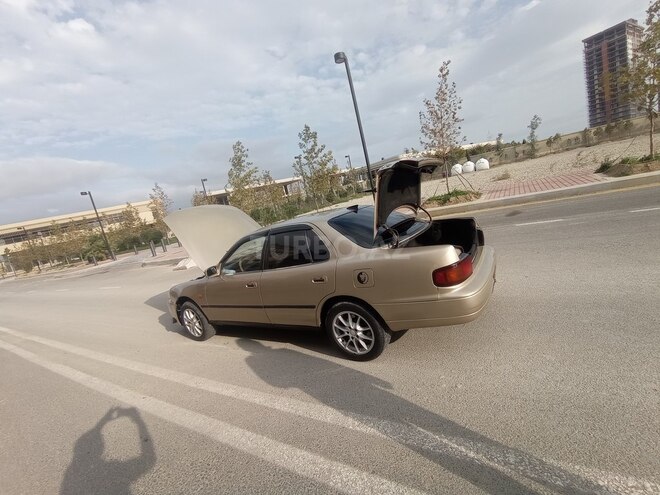 Toyota Camry 1996, 300,000 km - 2.2 l - Bakı