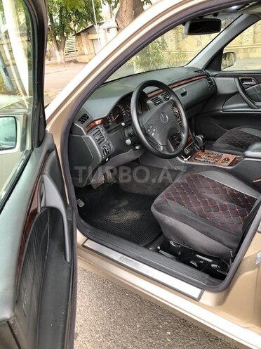 Mercedes E 220 2000, 302,555 km - 2.2 л - Ağstafa