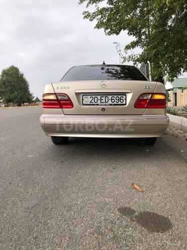 Mercedes E 220 2000, 302,555 km - 2.2 л - Ağstafa