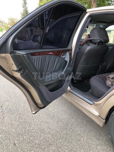 Mercedes E 220 2000, 302,555 km - 2.2 л - Ağstafa