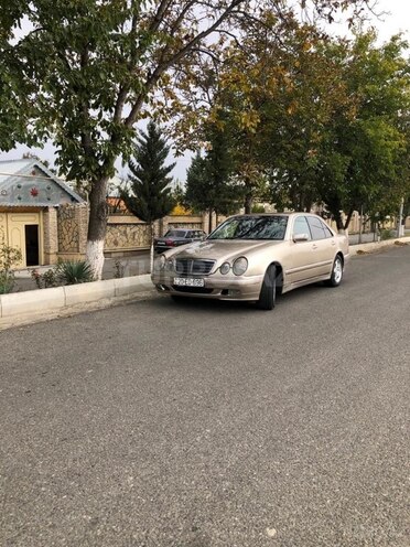 Mercedes E 220 2000, 302,555 km - 2.2 л - Ağstafa