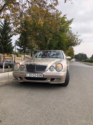 Mercedes E 220 2000, 302,555 km - 2.2 л - Ağstafa
