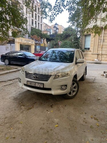 Toyota RAV4 2011, 185,000 km - 2.0 л - Bakı