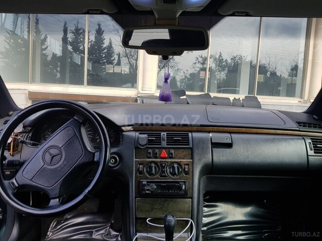 Mercedes E 200 1996, 363,000 km - 2.0 л - Zaqatala