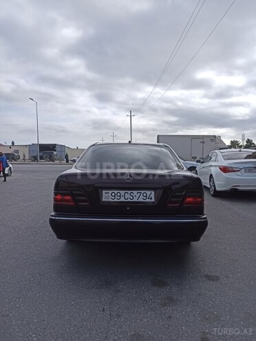 Mercedes E 270 2001, 420,000 km - 2.7 l - Bakı