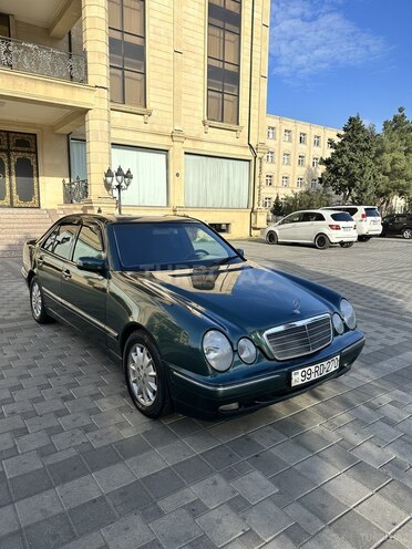 Mercedes E 270 2000, 310,500 km - 2.7 л - Sumqayıt