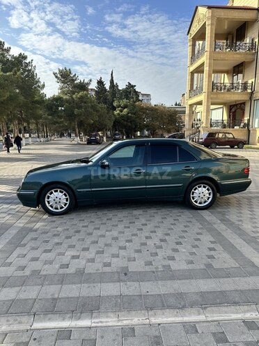 Mercedes E 270 2000, 310,500 km - 2.7 л - Sumqayıt