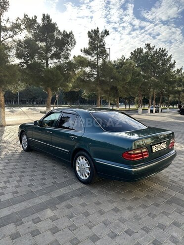Mercedes E 270 2000, 310,500 km - 2.7 л - Sumqayıt