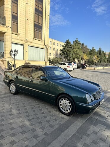 Mercedes E 270 2000, 310,500 km - 2.7 л - Sumqayıt