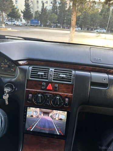 Mercedes E 270 2000, 310,500 km - 2.7 л - Sumqayıt