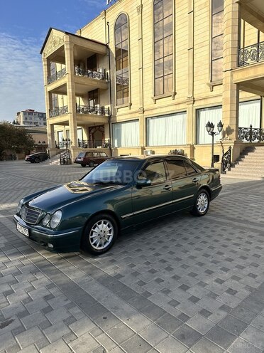 Mercedes E 270 2000, 310,500 km - 2.7 л - Sumqayıt