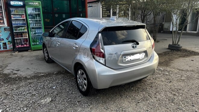 Toyota Prius C 2015, 182,000 km - 1.5 l - Bakı