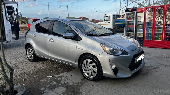 Toyota Prius C 2015, 182,000 km - 1.5 l - Bakı