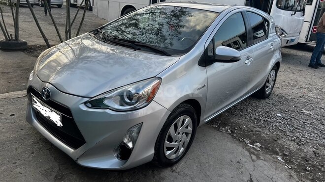 Toyota Prius C 2015, 182,000 km - 1.5 l - Bakı