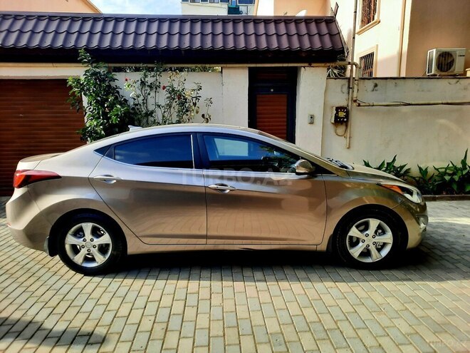 Hyundai Elantra 2015, 110,000 km - 1.8 л - Bakı
