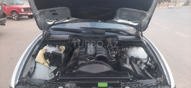 BMW 528 1996, 420,000 km - 2.8 l - Gədəbəy