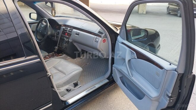 Mercedes E 280 2001, 420,000 km - 2.8 l - Bakı