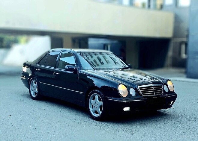 Mercedes E 280 2001, 420,000 km - 2.8 l - Bakı