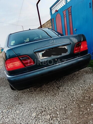 Mercedes E 240 1999, 390,000 km - 2.4 л - Siyəzən