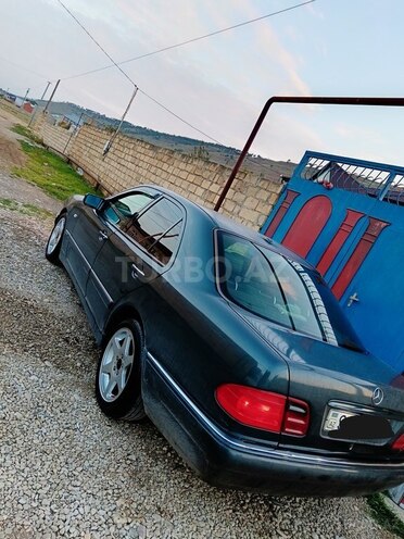 Mercedes E 240 1999, 390,000 km - 2.4 л - Siyəzən