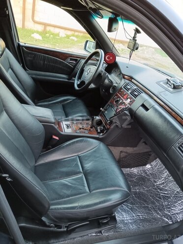 Mercedes E 240 1999, 390,000 km - 2.4 л - Siyəzən