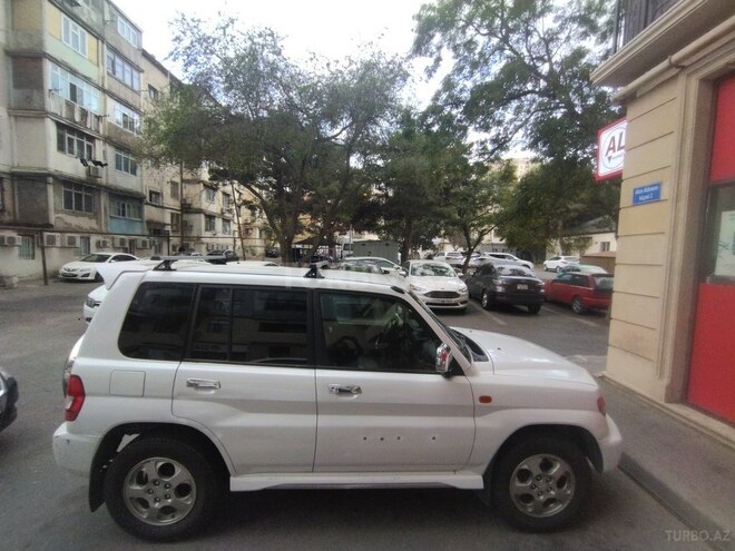 Mitsubishi Pajero io 2001, 300,000 km - 2.0 л - Bakı