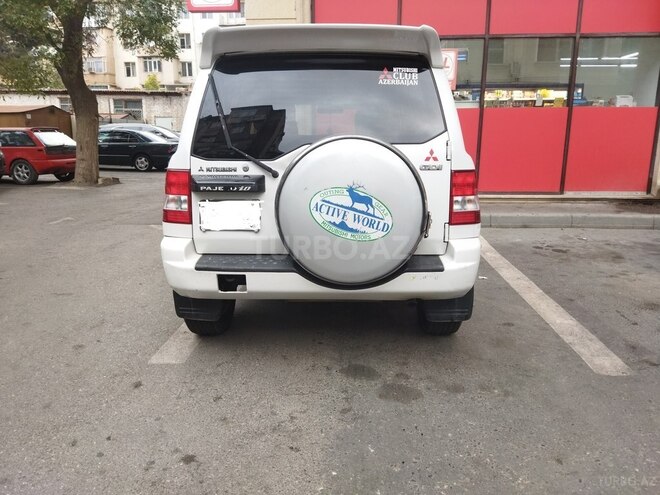 Mitsubishi Pajero io 2001, 300,000 km - 2.0 л - Bakı