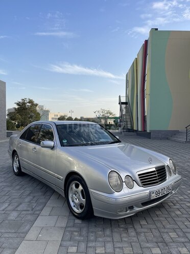 Mercedes E 220 1999, 269,900 km - 2.2 l - Bakı