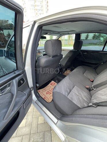 Mercedes E 220 1999, 269,900 km - 2.2 l - Bakı
