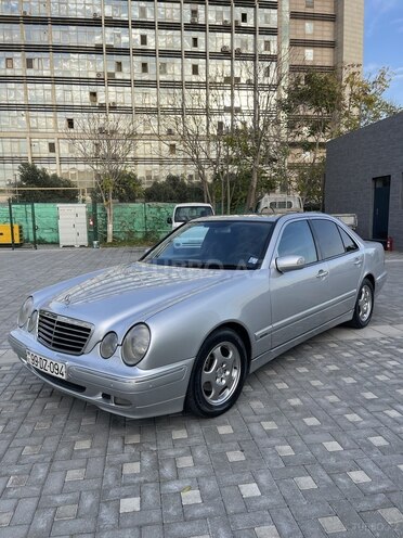 Mercedes E 220 1999, 269,900 km - 2.2 l - Bakı