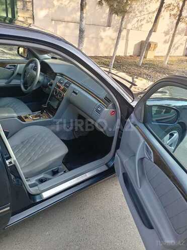Mercedes E 270 2000, 528,000 km - 2.7 l - Bakı