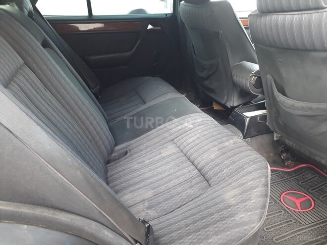Mercedes E 250 1993, 251,206 km - 2.5 l - Bərdə